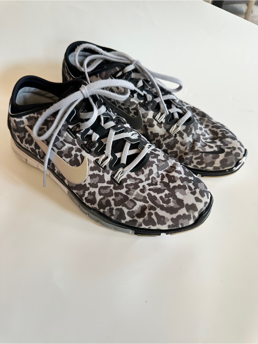 Nike Women's Free TR Connect 2 Gray Leopard-Print Training Sneakers Size 9.5